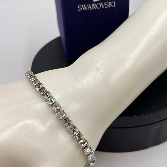 Swarovski Signed Designer Square cut White Rhodium plated Tennis Bracelet - Picture 3 of 9